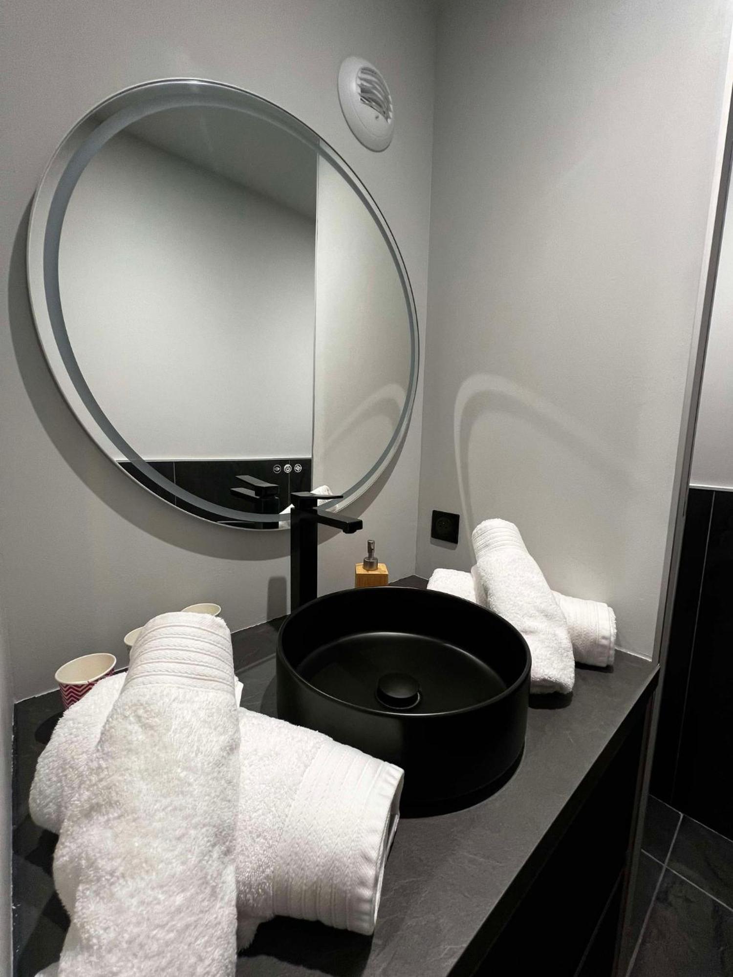 Appartement Le Flamboyant - Wifi - Central - Cosy Aix-les-Bains Esterno foto